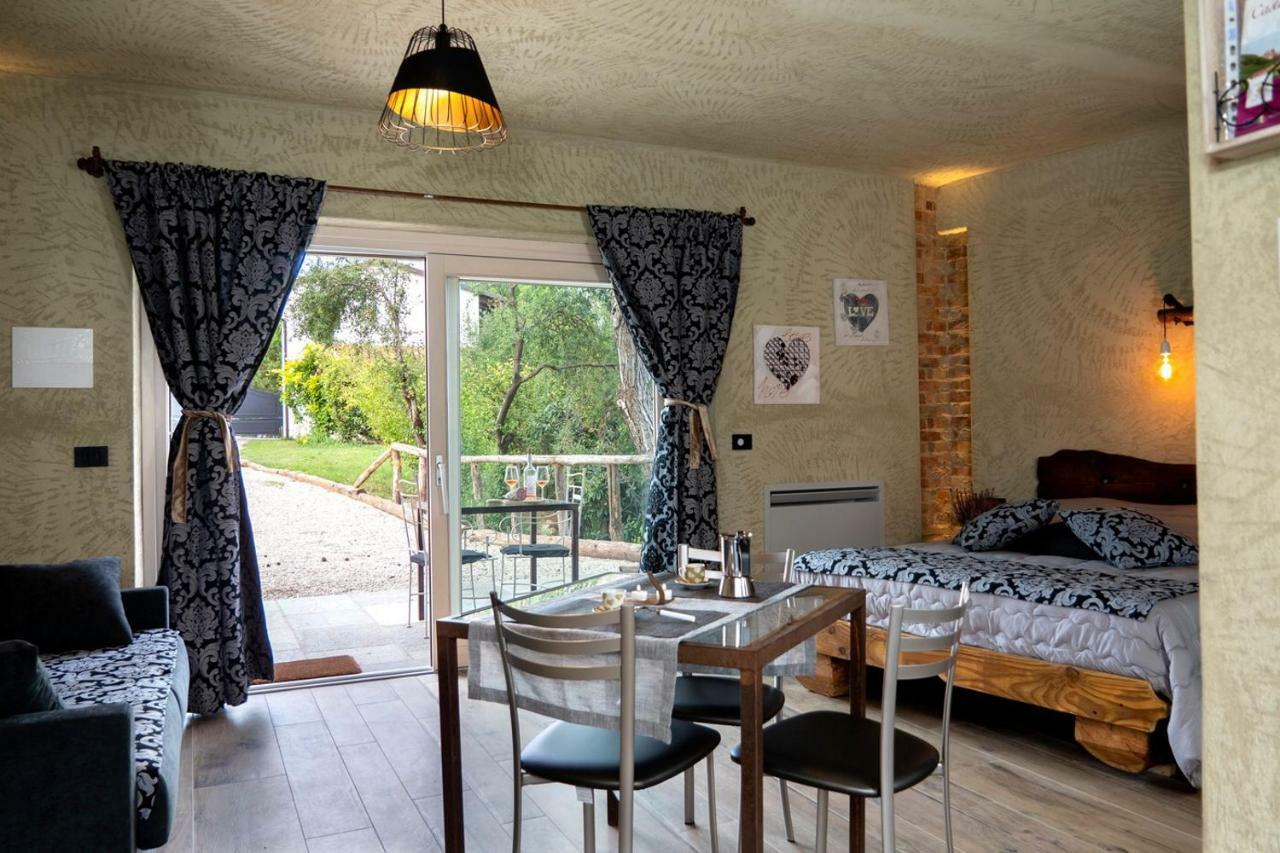Villa Laura Castellinaldo Eksteriør bilde