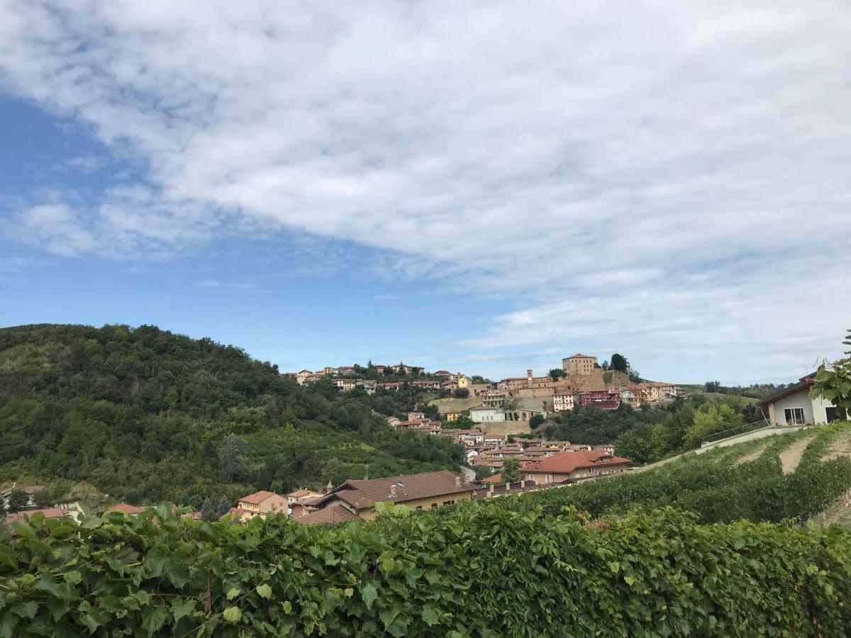 Villa Laura Castellinaldo Eksteriør bilde